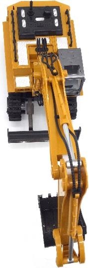Produktbild Huina 1:16 RC Bagger mit Kettenantrieb und Tieflöffel, 11 Funktionen und 2.4G Sender.