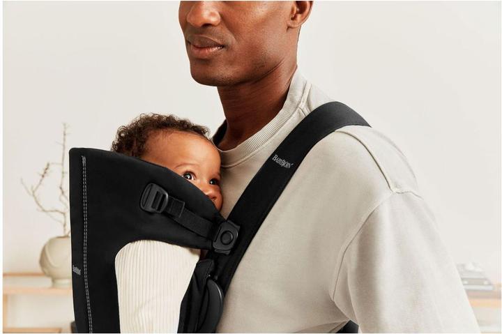 Produktbild BabyBjörn Tragesitz Mini schwarz, gewebt