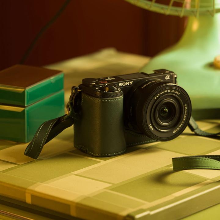Image du produit Tilta Leather Camera Case for Sony ZV-E10 II (Sac à bandoulière pour appareil photo)