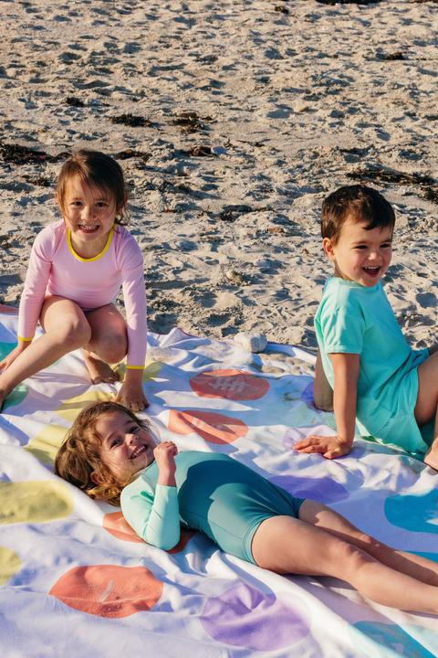 Actual product image Lumarko Balancing Game XL beach towel, 180 x 180cm (180 x 180 cm)