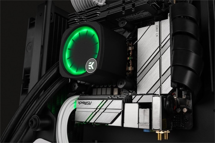 Actual product image EKWB EK-Nucleus AIO CR240 Lux D-RGB Complete Water Cooling System