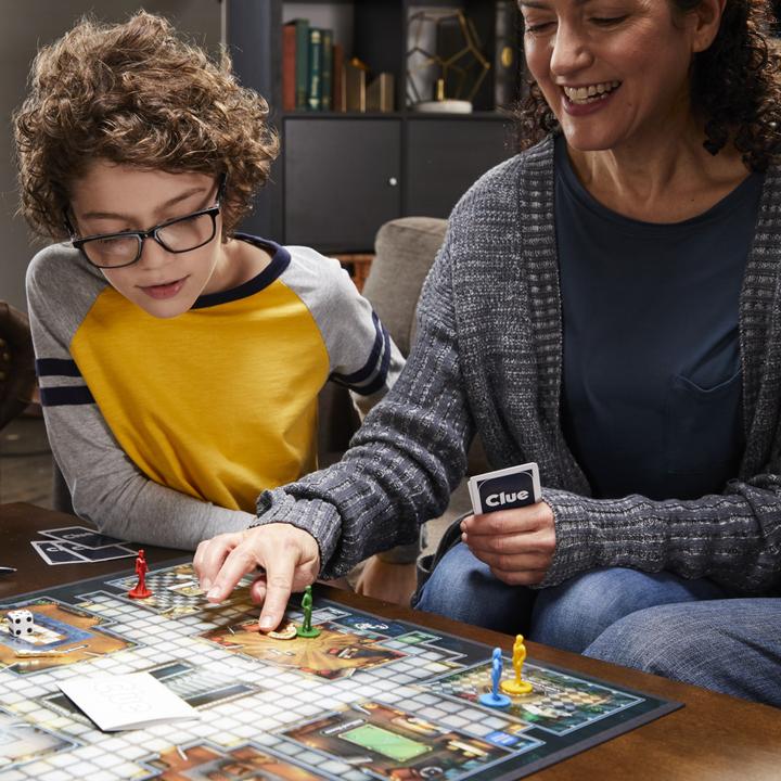 Actual product image Hasbro Gaming Cluedo board game, redesigned Cluedo for 2-6 players, detective game, family game for children and (Italian, 2 - 6 Players)