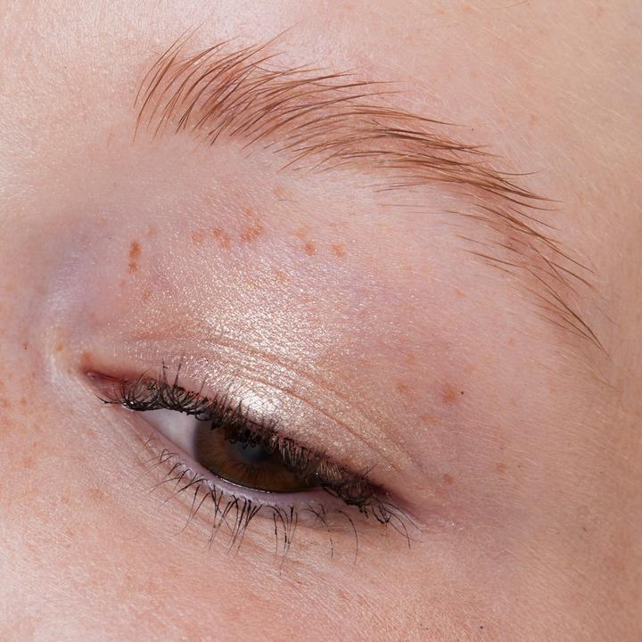 Actual product image essence soft touch eyeshadow (Bubbly Champagne)