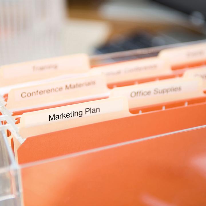 Produktbild Dymo D1 Schriftband 43610 6mmx7.0m schwarz->transp. (0.60 cm, Schwarz, Transparent)