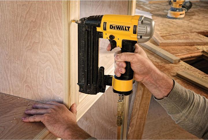 Image du produit DeWalt Cloueur pneumatique