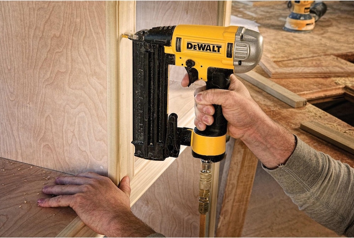 Produktbild DeWalt Pneumatischer Nagler