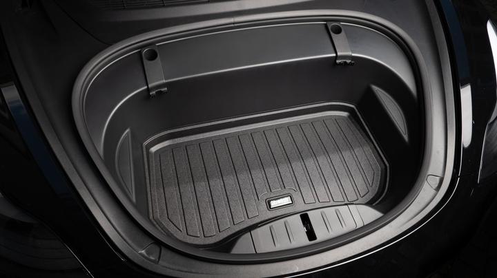 Image du produit Made4EV Taschenhaken für den Frunk des Tesla Model 3