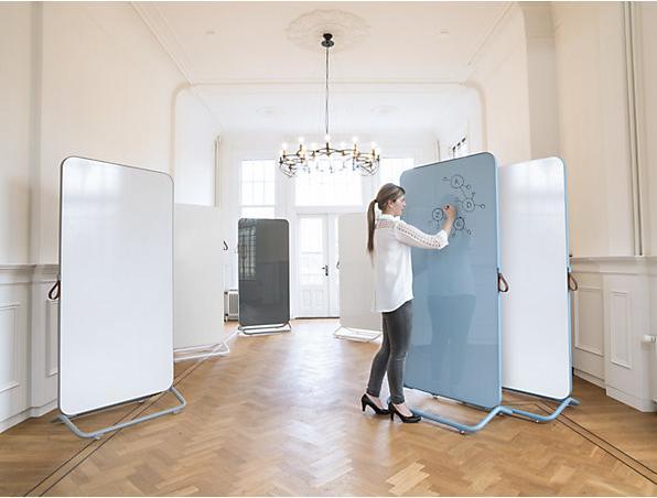 Actual product image Chameleon Mobile design writing board (193 x 88 cm)