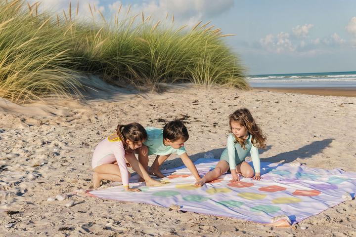 Actual product image Lumarko Balancing Game XL beach towel, 180 x 180cm (180 x 180 cm)