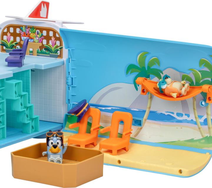 Actual product image Moose Bluey transformation playset Holiday 3in1 aeroplane-boat-hotel