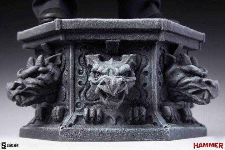 Actual product image Sideshow Dracula statuette Premium Format Van Helsing (Peter Cushing) 55 cm