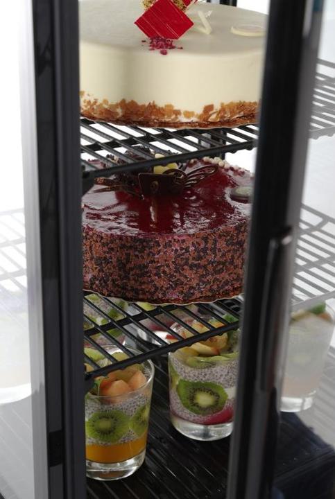 Actual product image Hendi Arctic top refrigerated display case (78 l)