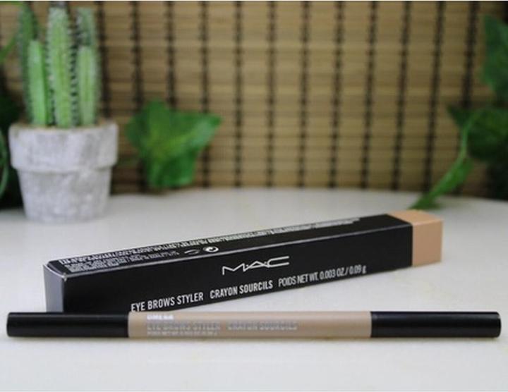 Actual product image MAC Cosmetics Eyebrow Styler Omega (Omega)