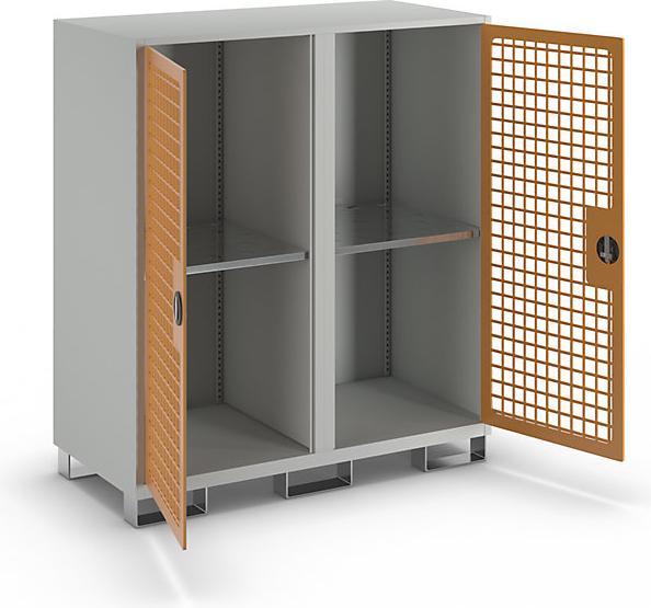 Image du produit eurokraft basic Armoire pour bouteilles de gaz, 2 portes, h x l x p 1550 x 1360 x 680 mm. (136 cm, 155 cm)