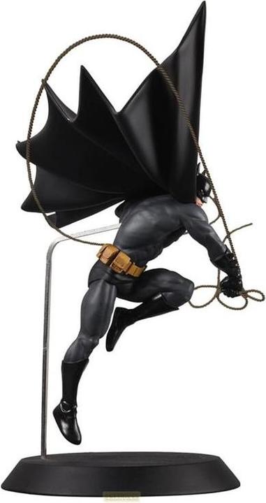 Produktbild McFarlane DC Direct Resin Statue DC Designer Series Batman (by Dan Mora) 40 cm