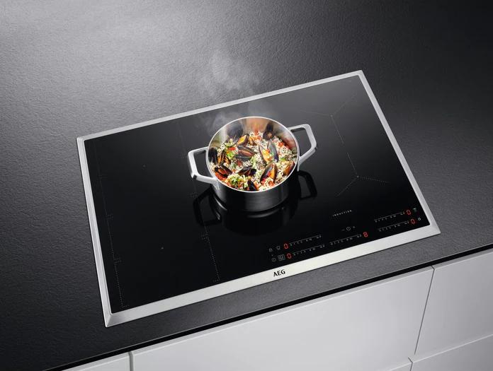 Produktbild AEG IKS8547SXB Autarkes Kochfeld / Induktion / Serie 6000 mit FlexiBridge / Hob²Hood / 80 cm / Edel
