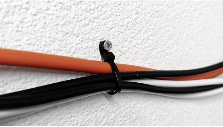 Produktbild Steffen Kabelbinder mit Schraubenloch schwarz 300mm x 4.8mm, Pack à 100 Stk. (Klettkabelbinder, 300 mm, 100 Stk.)