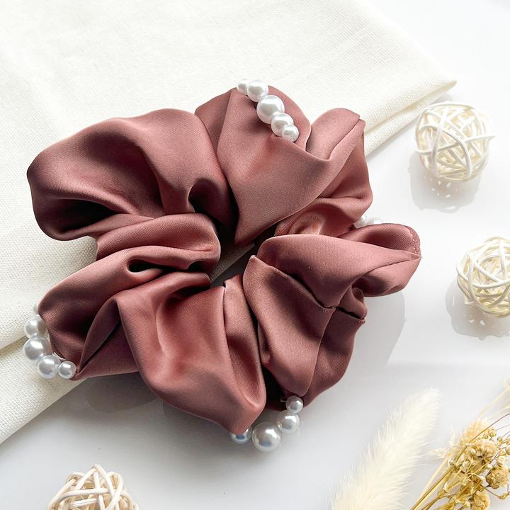 Immagine prodotto Avizar Scrunchie Satin mit Perlen Marjorie (Elastico per capelli)