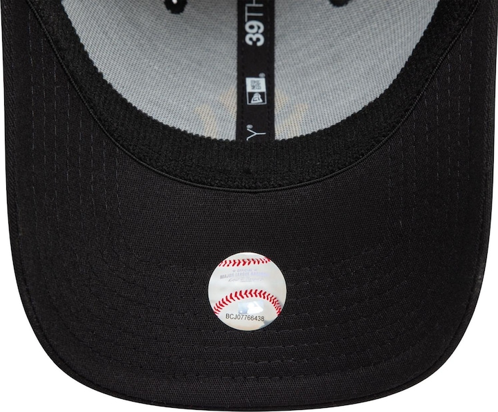 Produktbild New Era 39Thirty Stretch Cap New York Yankees schwarz - S/M (S/M)