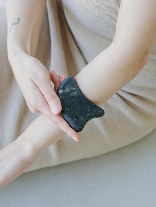 Actual product image Hukka Design Pierre de massage Guasha 5.8x8.1 cm