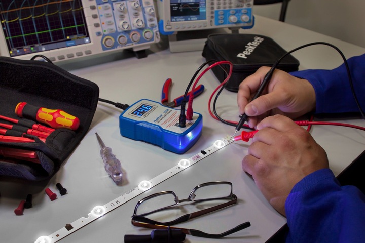 Actual product image Peaktech P 5002 LED tester