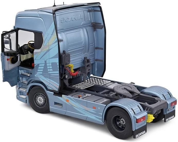Produktbild Solido 1:24 Scania S770 Highline blau