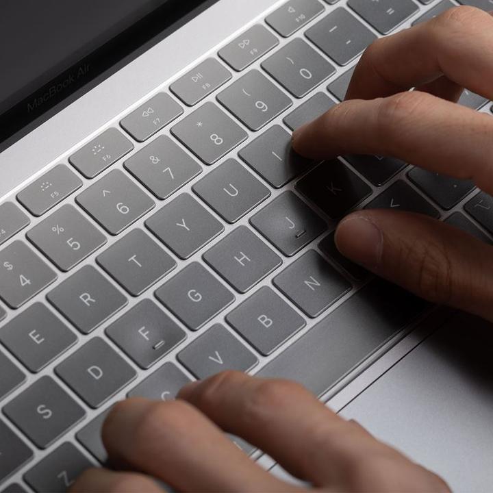 Actual product image Moshi ClearGuard Air 13 Keyboard Protector for MacBook Air 13 (Thunderbolt 3/USB-C, EU)