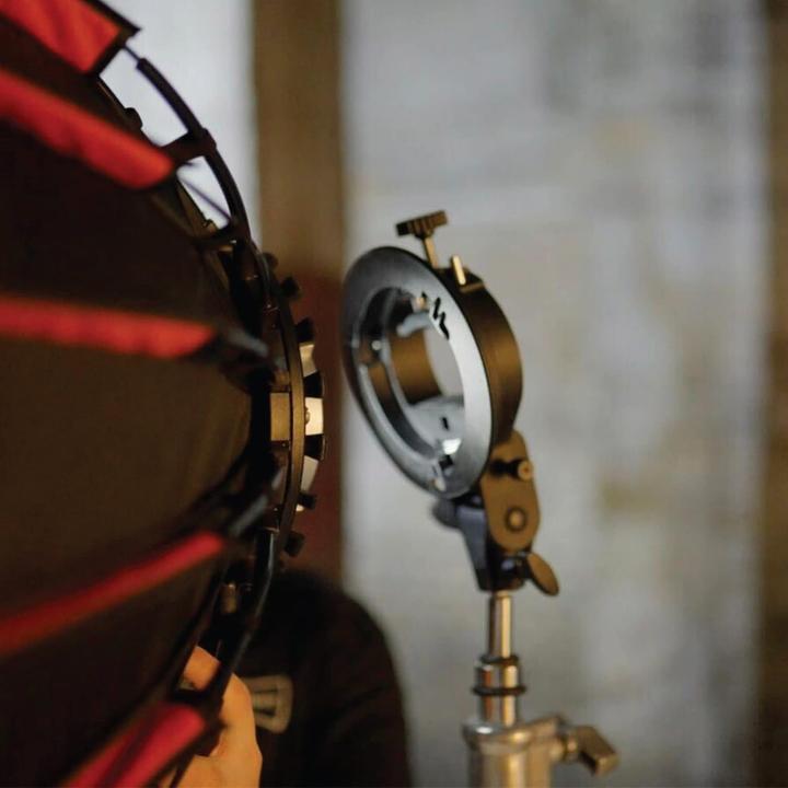 Actual product image Rotolight R120 Parabolic Softbox & Eggcrate including Bowens S-Mount (Reflector, Soft boxes, 120 cm)
