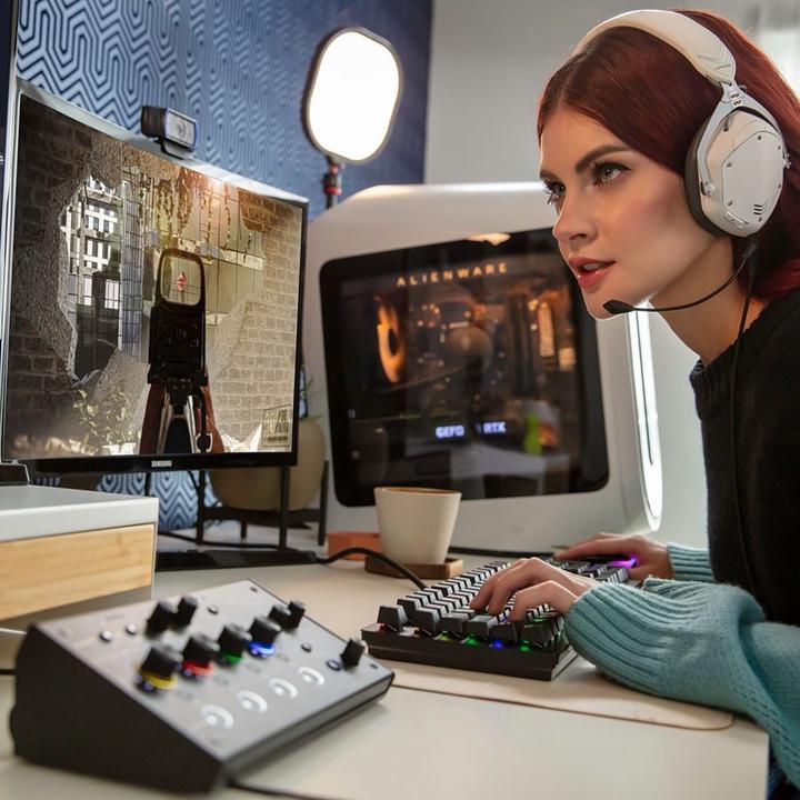 Actual product image Roland Bridge Cast Dual Bus Gaming Mixer (3.5mm jack, USB)