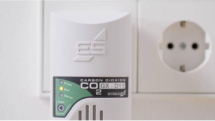 Actual product image Schabus Air quality sensor CO2 sockets warning device GX D11