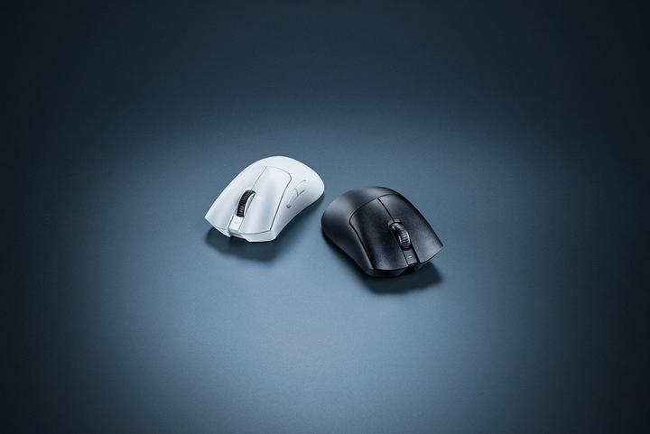 Actual product image Razer DeathAdder V3 Pro (Wireless, Cable)