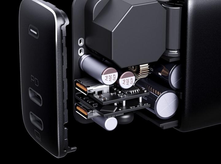 Actual product image Aukey Omnia Mix (65 W)