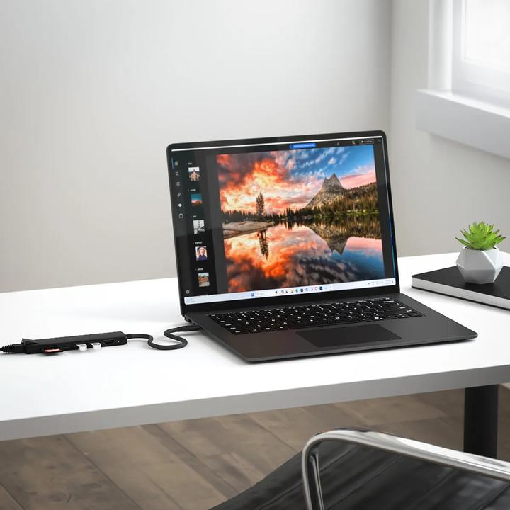 Actual product image Satechi Slim 7 (USB-C, 7 Ports)