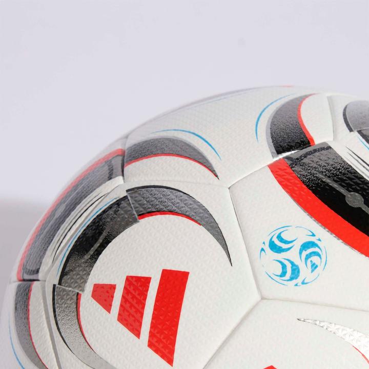 Produktbild Adidas Tiro Club Ball (5)