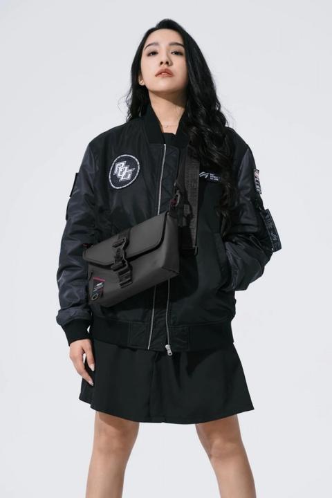 Produktbild ASUS Torna ROG SLASH Sling Bag 2.0 czarny (ASUS)