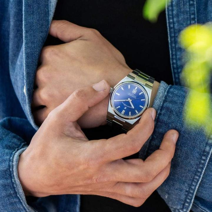 Image du produit Jacques du Manoir Orologio da Polso Analogico Uomo con Cinturino in Acciaio Inossidabile (Montre analogique, Swiss Made, 41 mm)