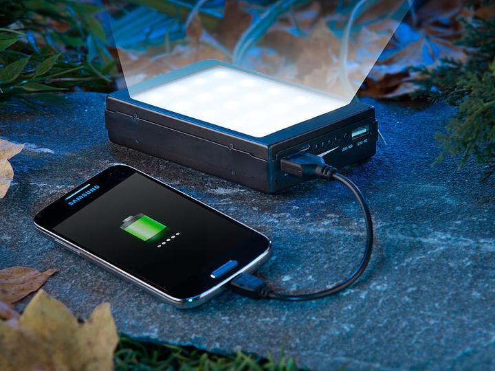 Produktbild Revolt 2in1-Solar-Powerbank mit Campingleuchte (11000 mAh, 40.70 Wh)