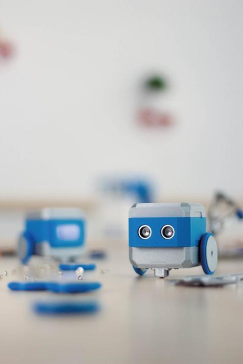 Actual product image HP Otto Robot Starter Creative Kit