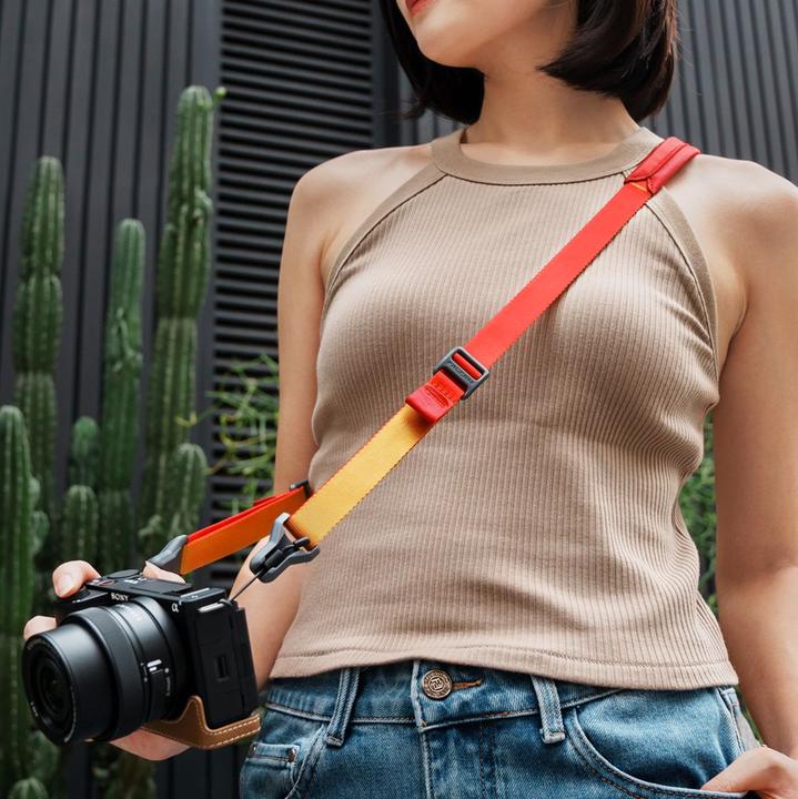 Produktbild Falcam Maglink Quick Magnetic Buckle Shoulder Strap Lite V2 (Red) (Schultergurt)