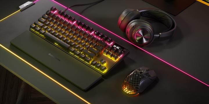 Actual product image SteelSeries Apex Pro (USA, Cable)