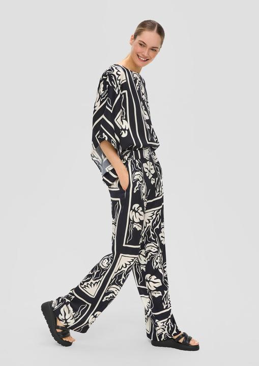 Actual product image S.Oliver Hose Gemusterte Satinhose mit Wide Leg und Elastikbund (36)