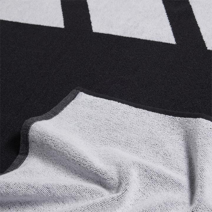 Actual product image Adidas 3 Bar towel (50 x 100 cm)