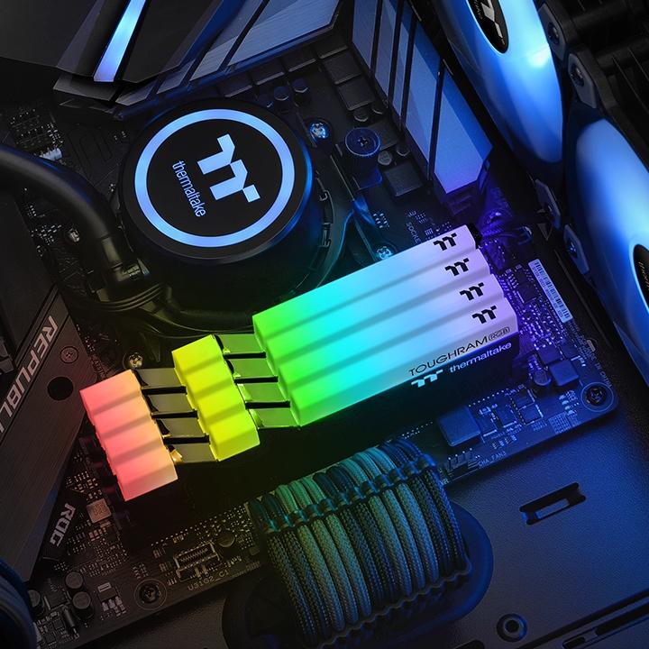 Image du produit Thermaltake TOUGHRAM RGB 16GB (2x8GB) DDR4 4600MHz C19 Memory (2 x 8GB, 4600 MHz, RAM DDR4, DIMM)