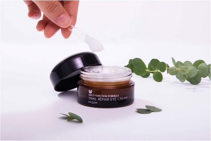 Immagine prodotto Mizon Crema per gli occhi di riparazione della lumaca (Crema per la cura degli occhi, 15 ml, Giorno)