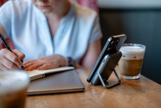 Actual product image Newell Powerbank MS-10000 MagSafe 10000 mAh PD 20 W - grey (10000 mAh, 20 W, 37 Wh)