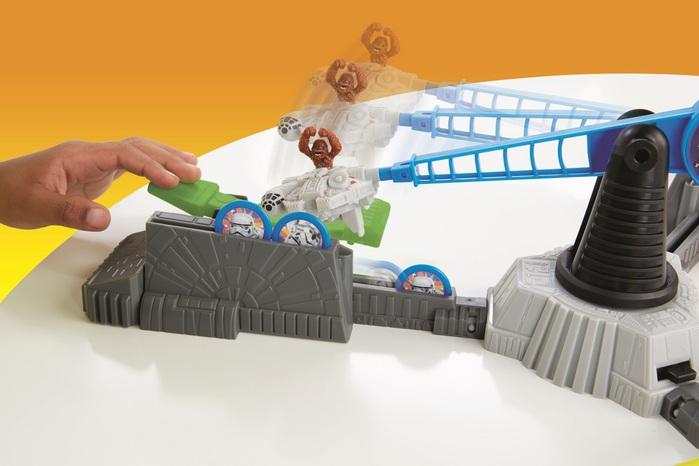 Actual product image Hasbro Star Wars Looping Chewie (German)