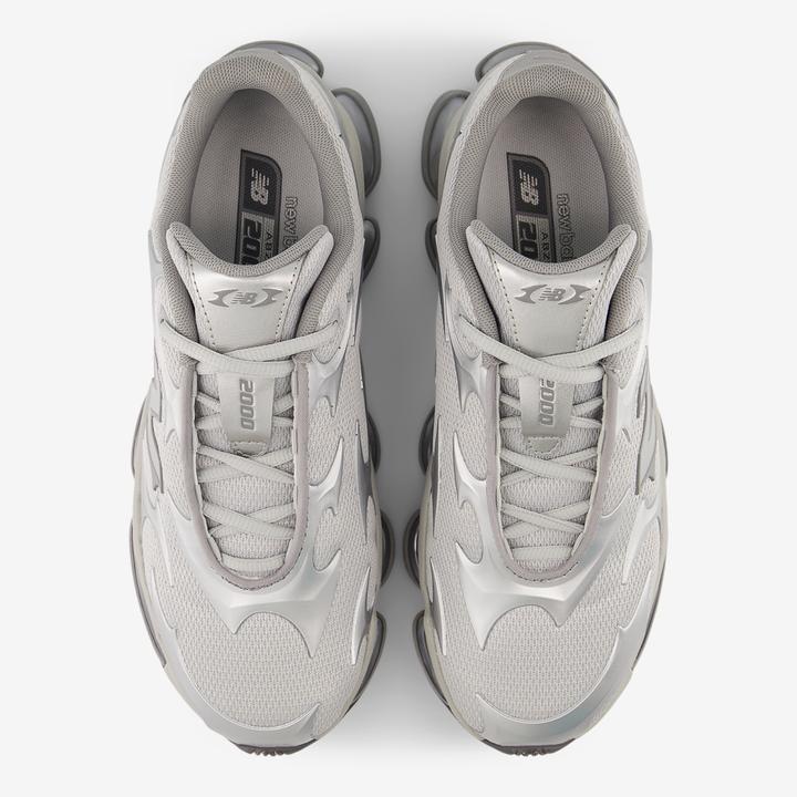Immagine prodotto New Balance U20005UW - 2000 (42)