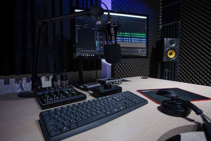 Actual product image PDT Strmd Pro100 Microphone Boom Arm