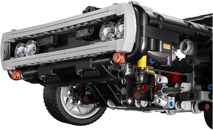Actual product image LEGO Dom's Dodge Charger (42111, LEGO Technic)