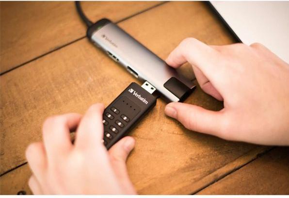 Actual product image Verbatim Keypad Secure (128 GB, USB-A)